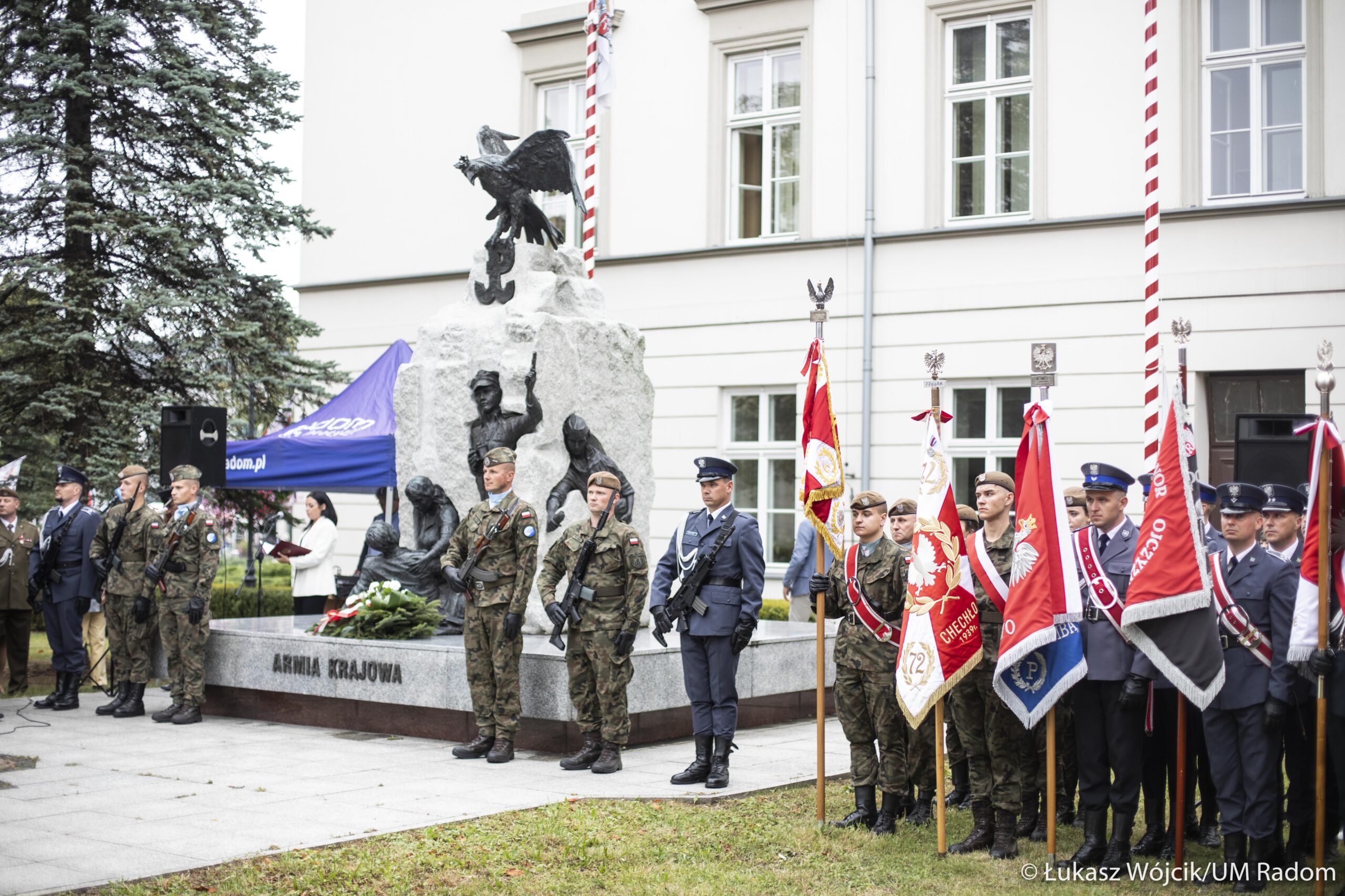 wiezienie_pomnikAK-6