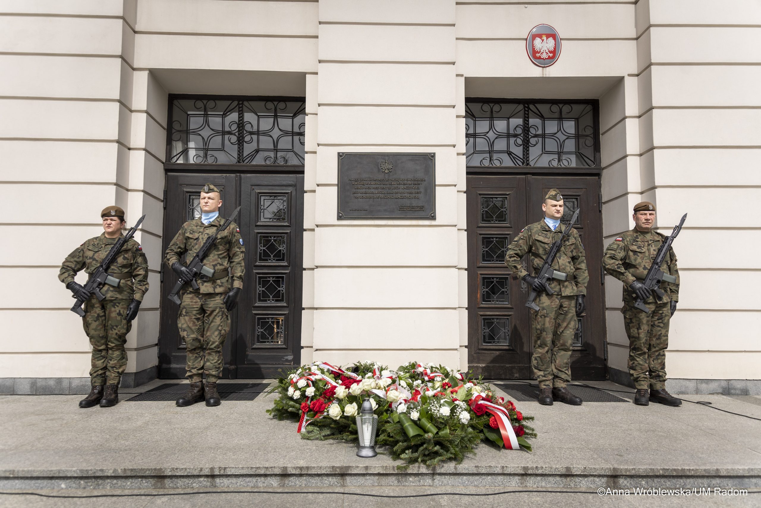 Smolensk_kwiaty_rocznica_RW-6
