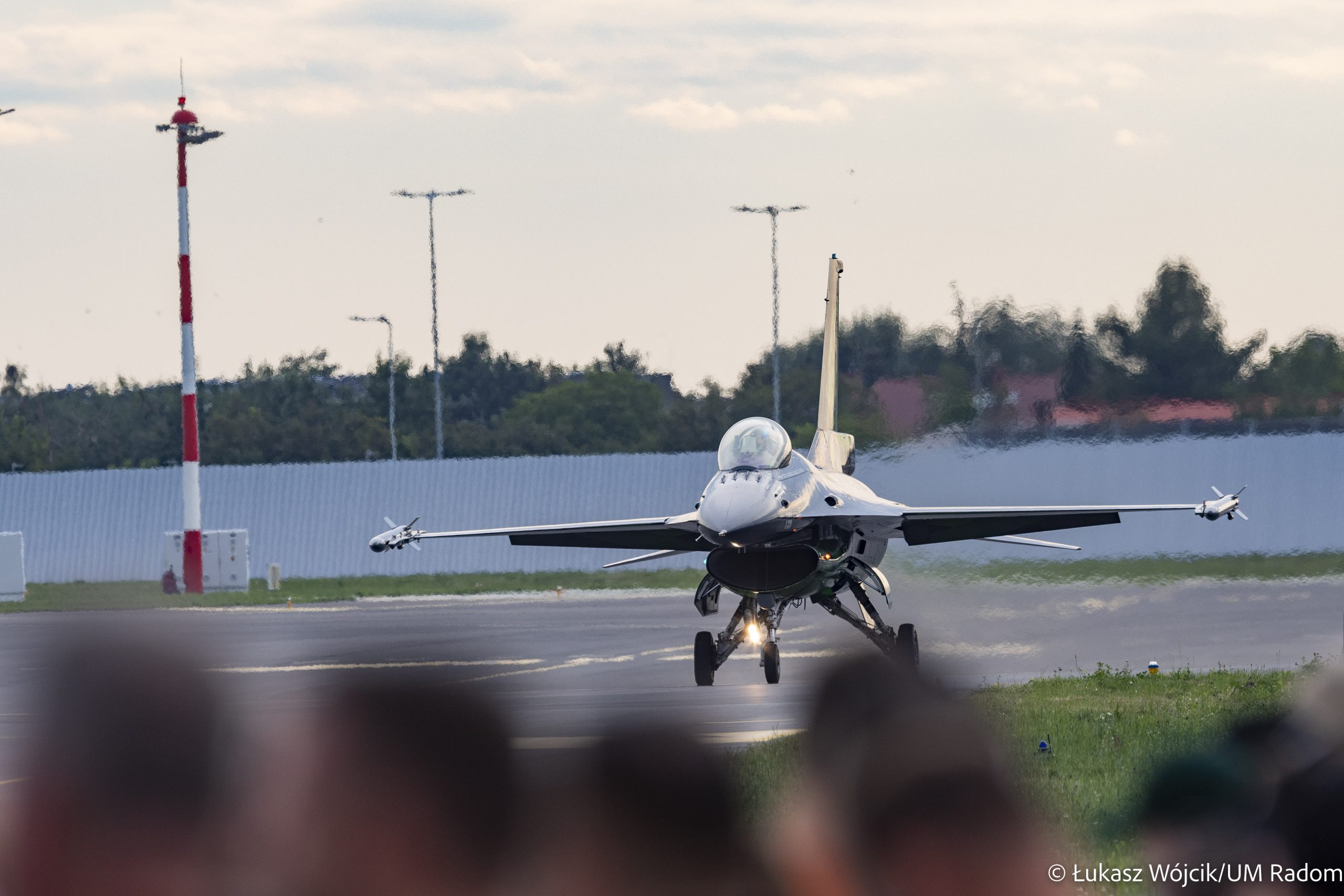air_show_samoloty_noc-7