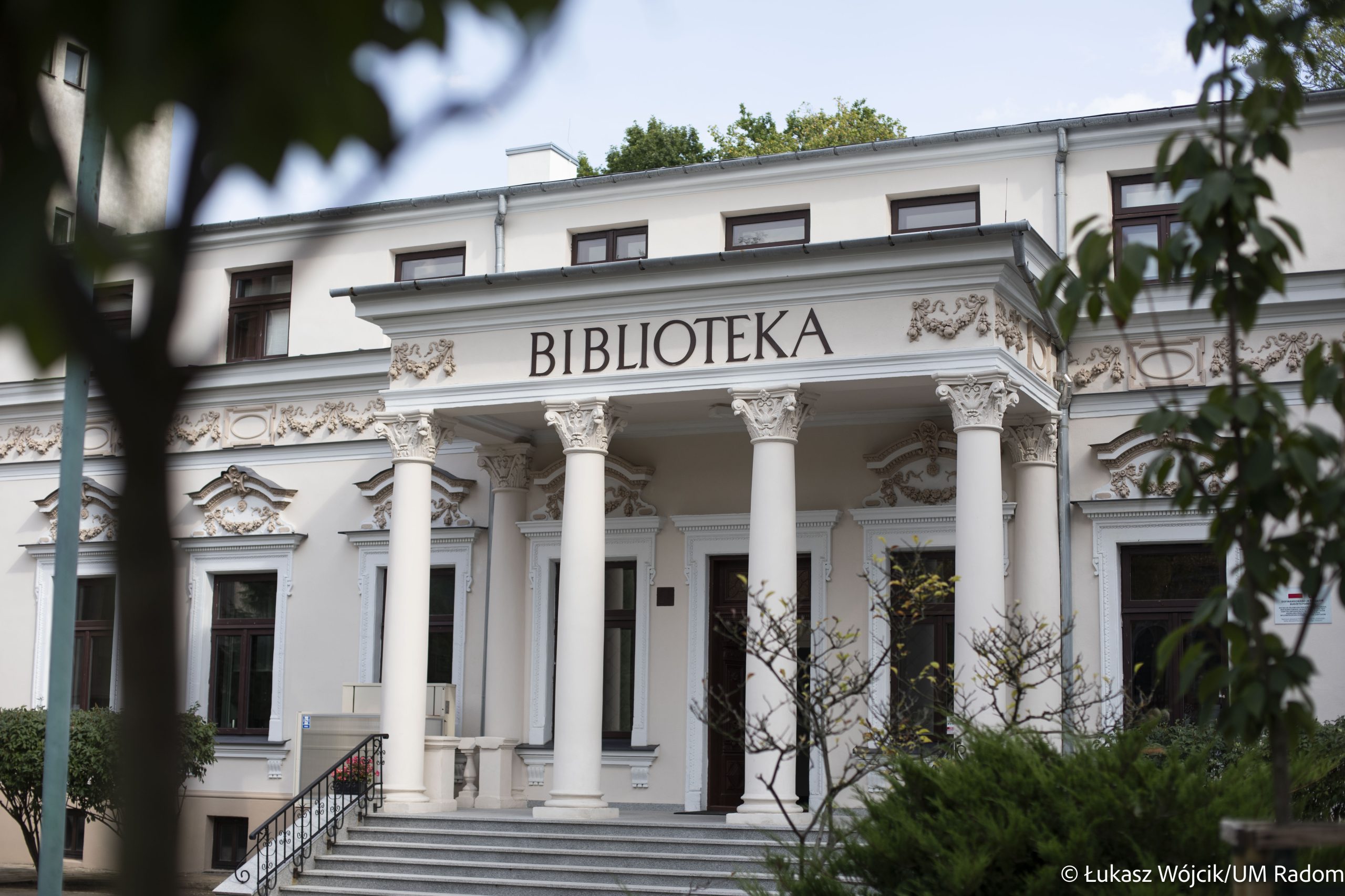 biblioteka_czytanie